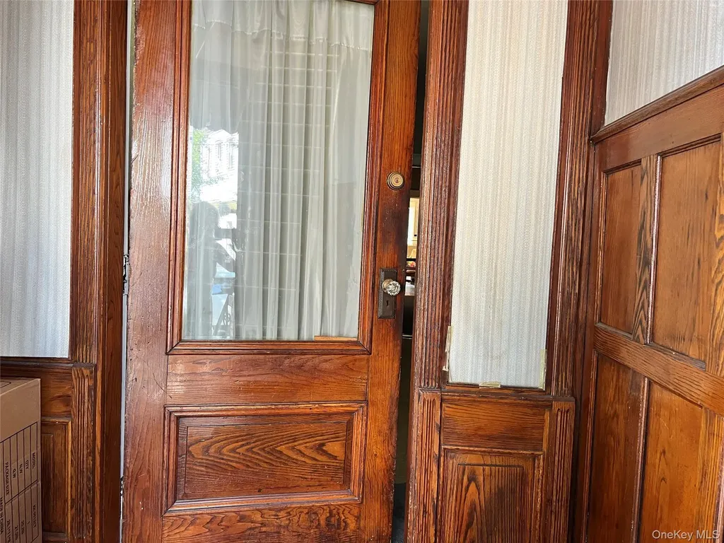 79-36 77 Avenue Glendale NY 11385