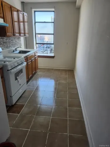 875 Longfellow #3F Avenue Bronx NY 10474