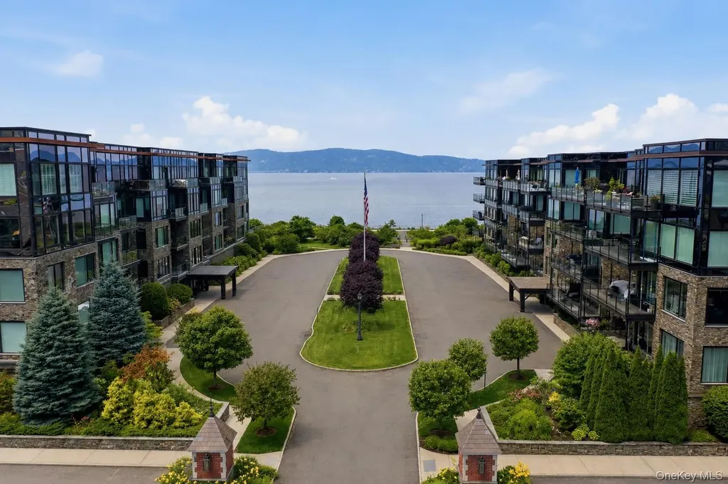 16 Rivers Edge Drive Tarrytown NY 10591