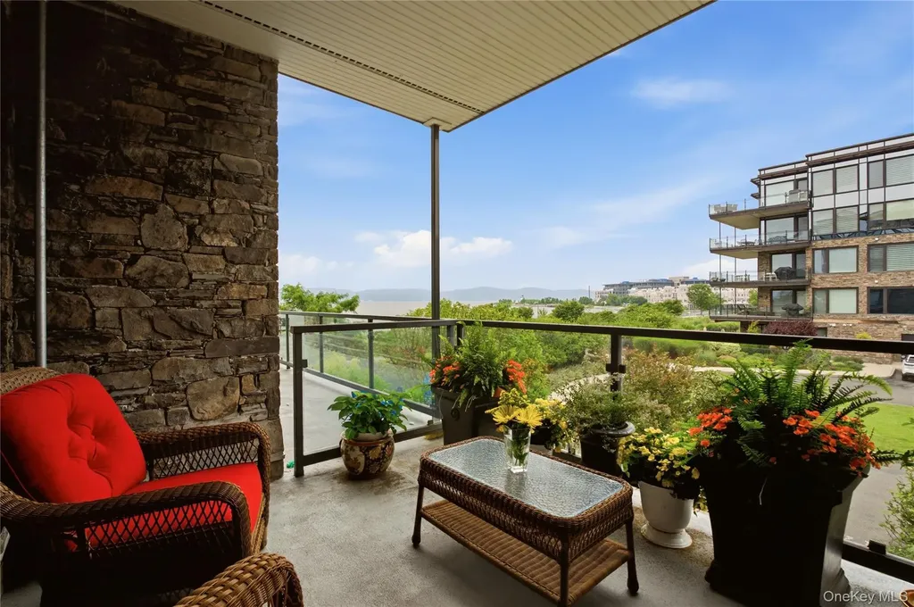 16 Rivers Edge Drive Tarrytown NY 10591