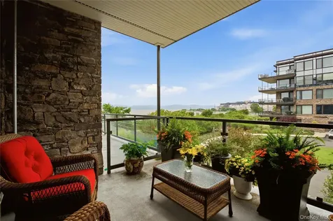16 Rivers Edge Drive Tarrytown NY 10591