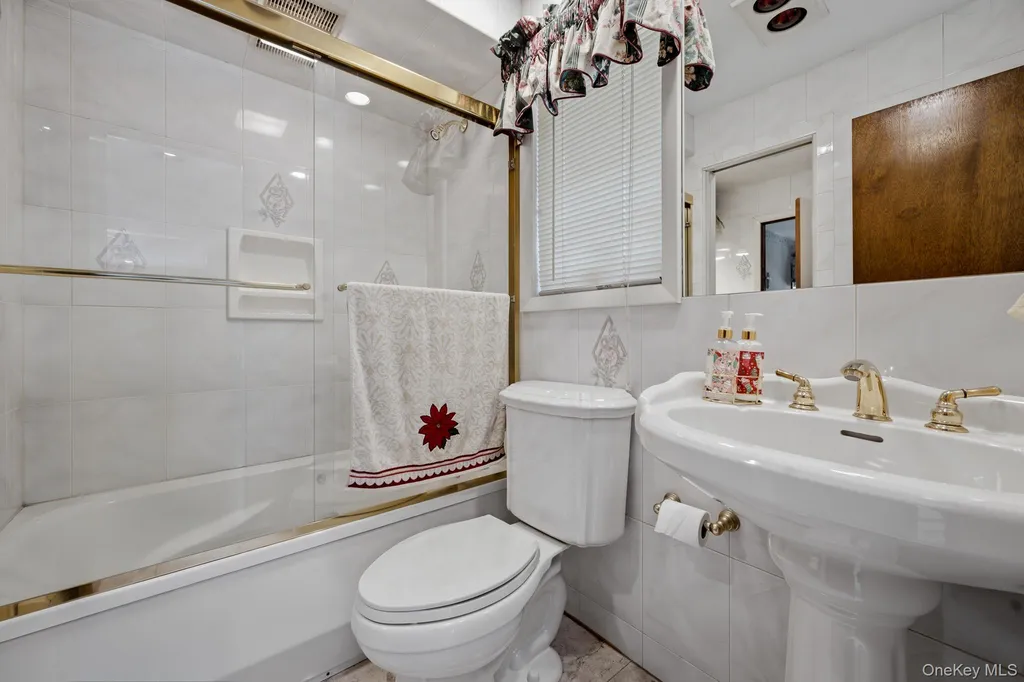 10 Arcadia Drive Dix Hills NY 11746