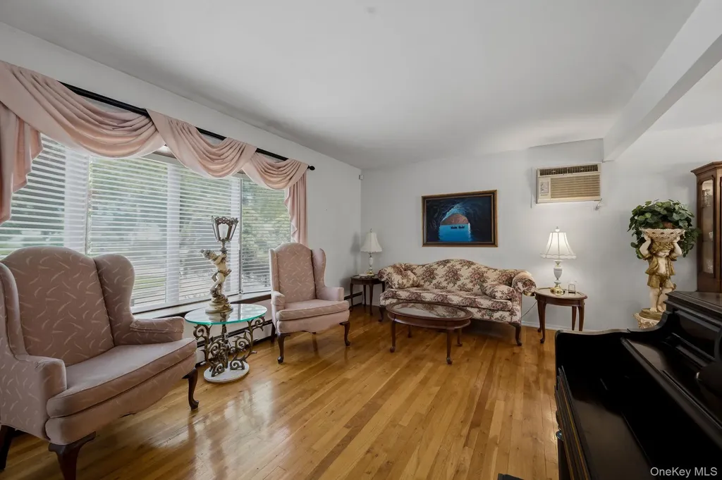 10 Arcadia Drive Dix Hills NY 11746