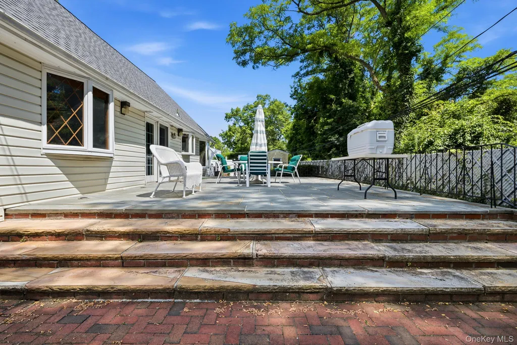 10 Arcadia Drive Dix Hills NY 11746