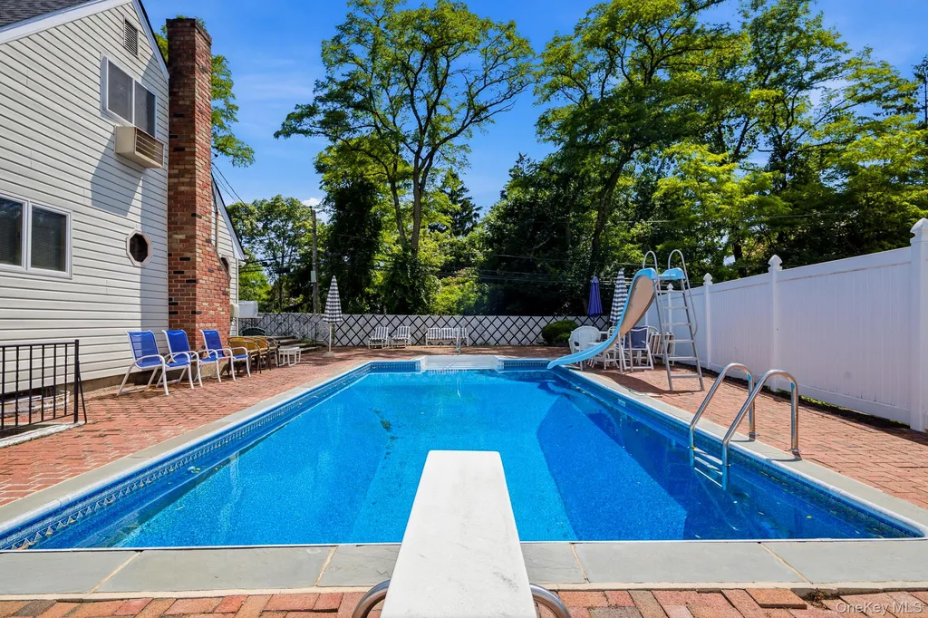 10 Arcadia Drive Dix Hills NY 11746