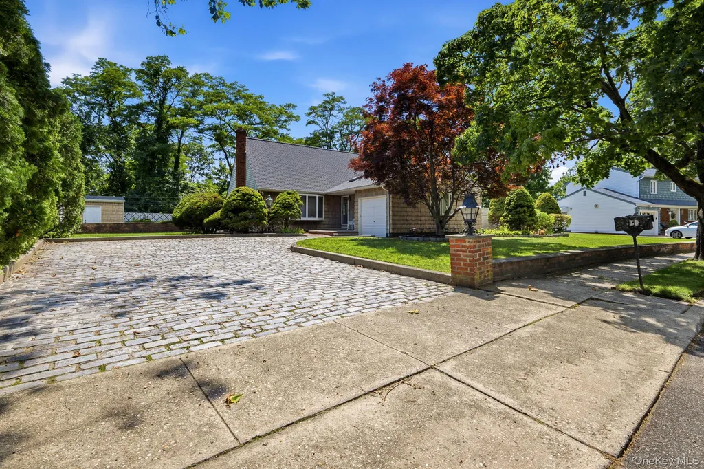 10 Arcadia Drive Dix Hills NY 11746