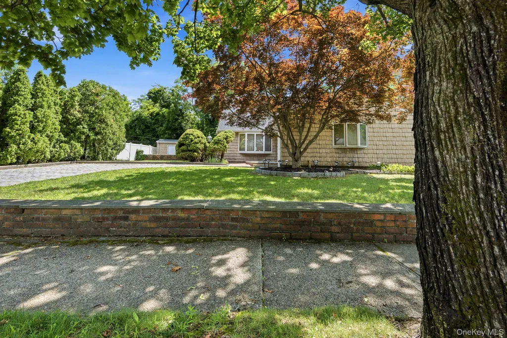 10 Arcadia Drive Dix Hills NY 11746