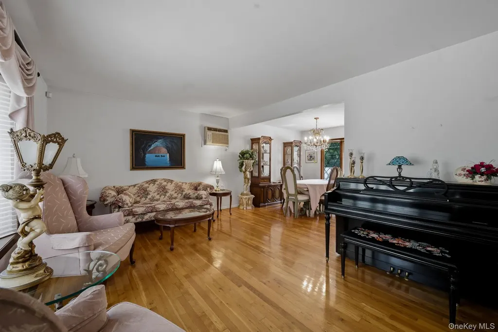 10 Arcadia Drive Dix Hills NY 11746