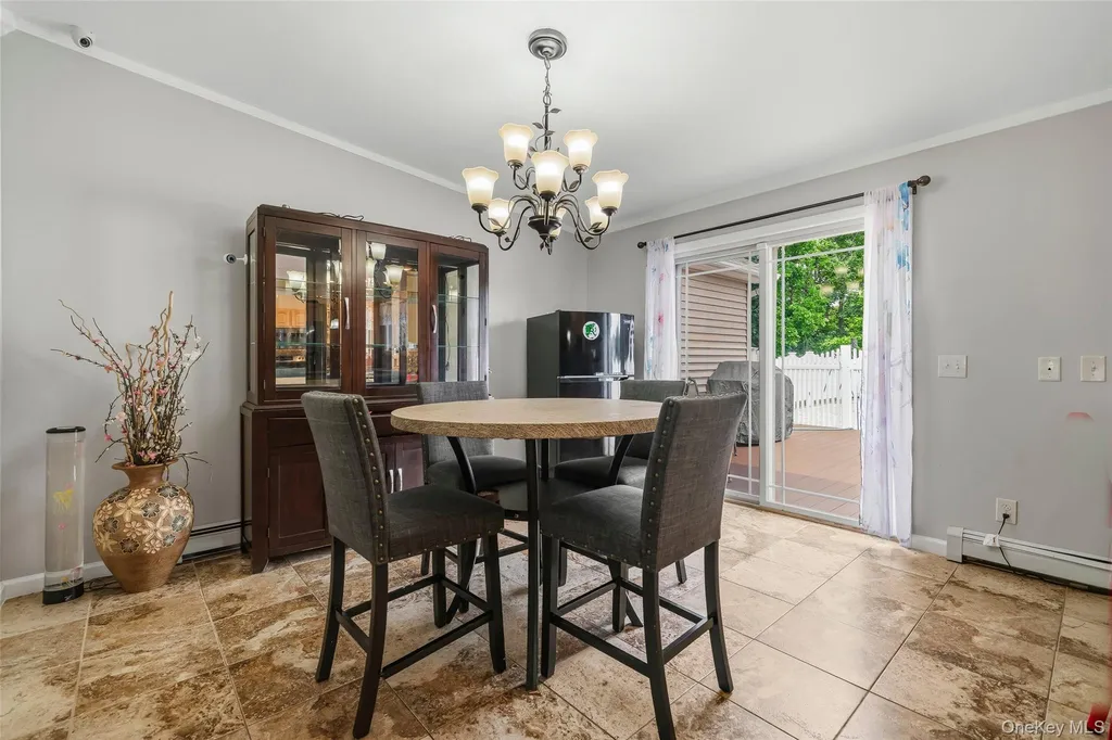 84 Pin Oak Drive New Windsor NY 12553