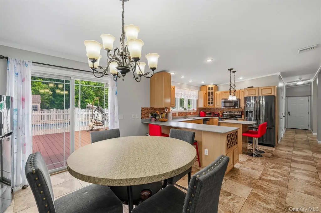 84 Pin Oak Drive New Windsor NY 12553