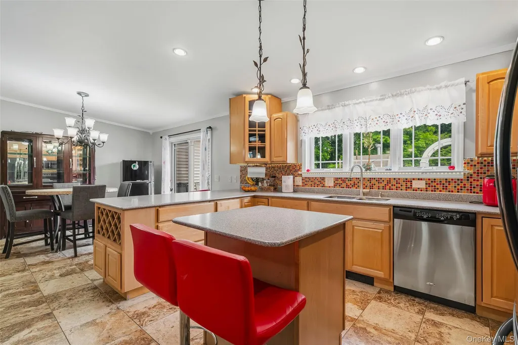 84 Pin Oak Drive New Windsor NY 12553