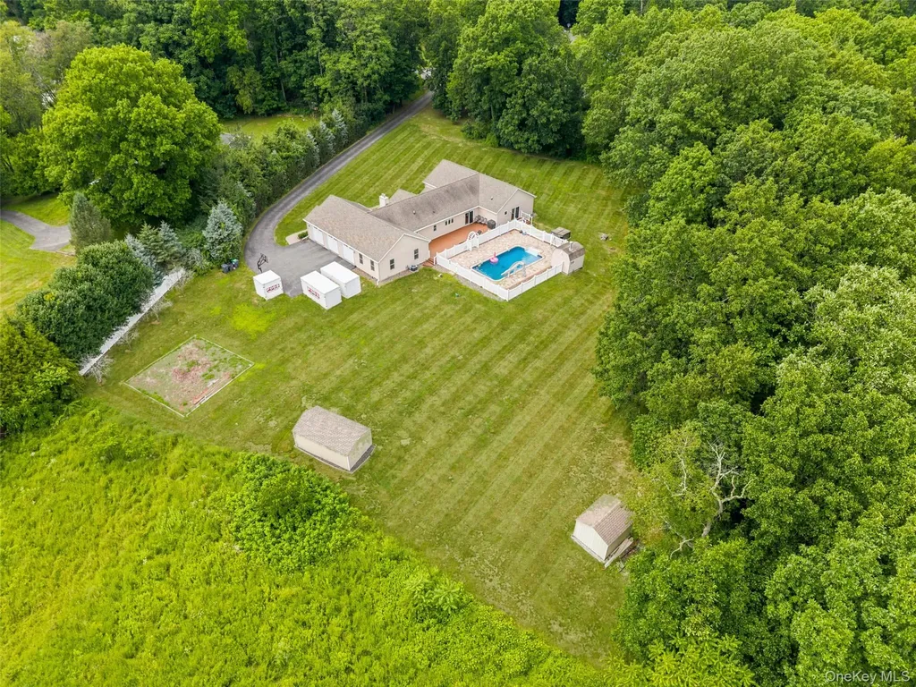 84 Pin Oak Drive New Windsor NY 12553