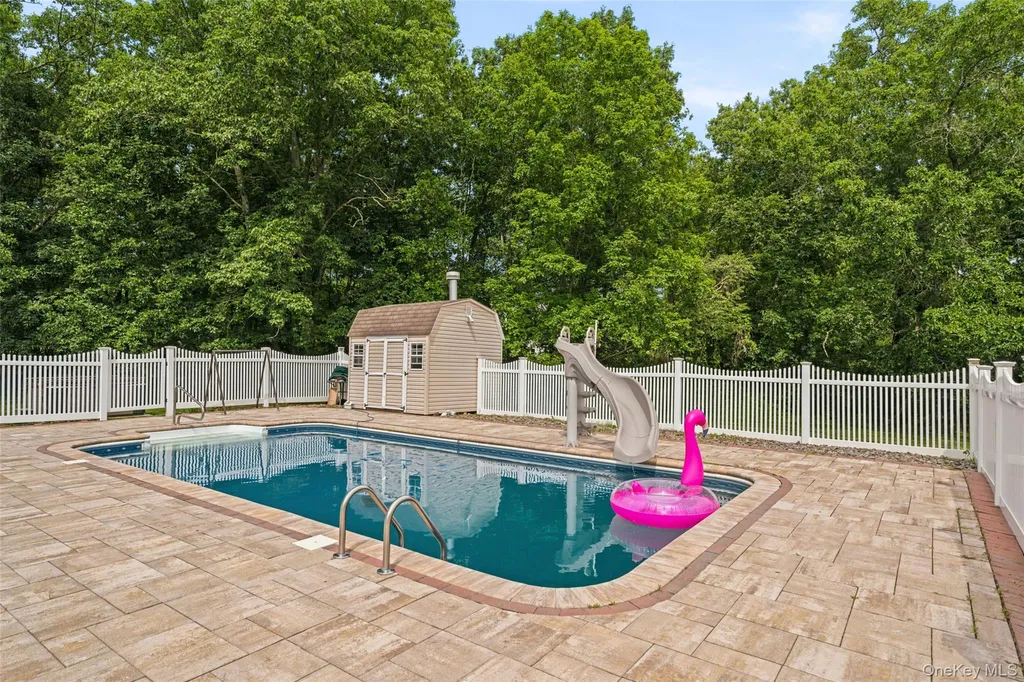 84 Pin Oak Drive New Windsor NY 12553