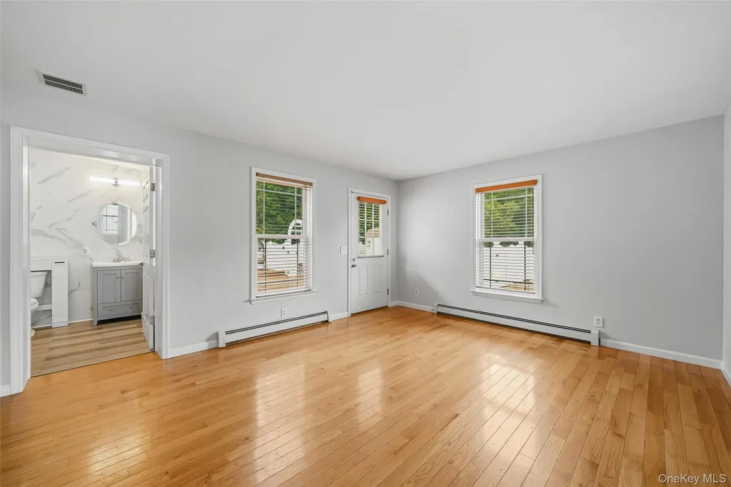 84 Pin Oak Drive New Windsor NY 12553