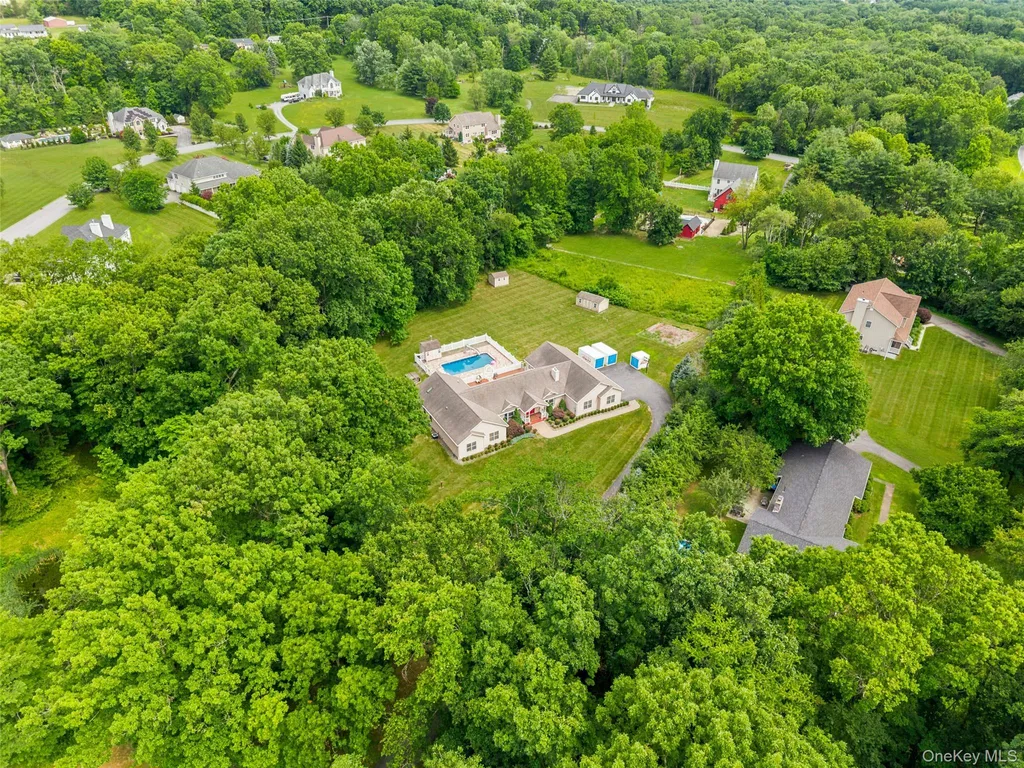 84 Pin Oak Drive New Windsor NY 12553
