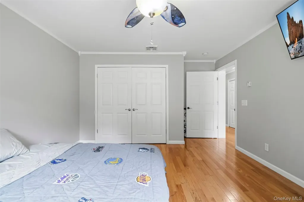 84 Pin Oak Drive New Windsor NY 12553