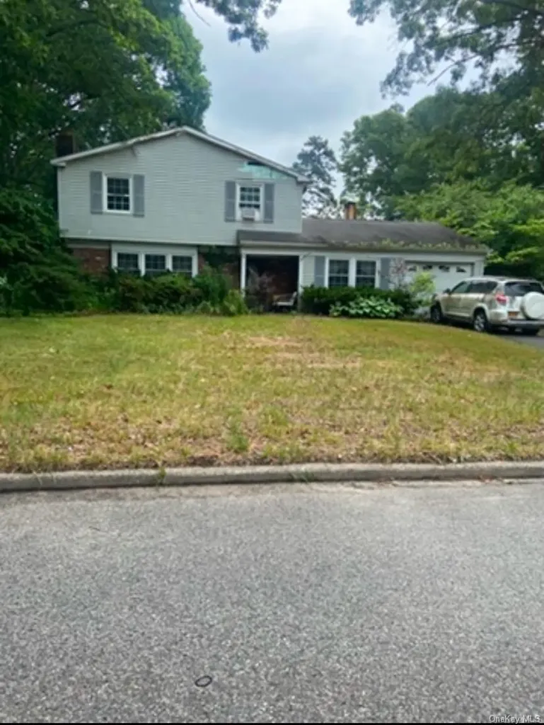 9 Willowood Lane Coram NY 11727