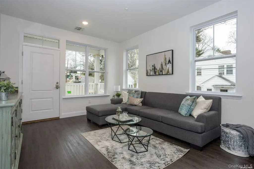 1046 New York Avenue Huntington Station NY 11746