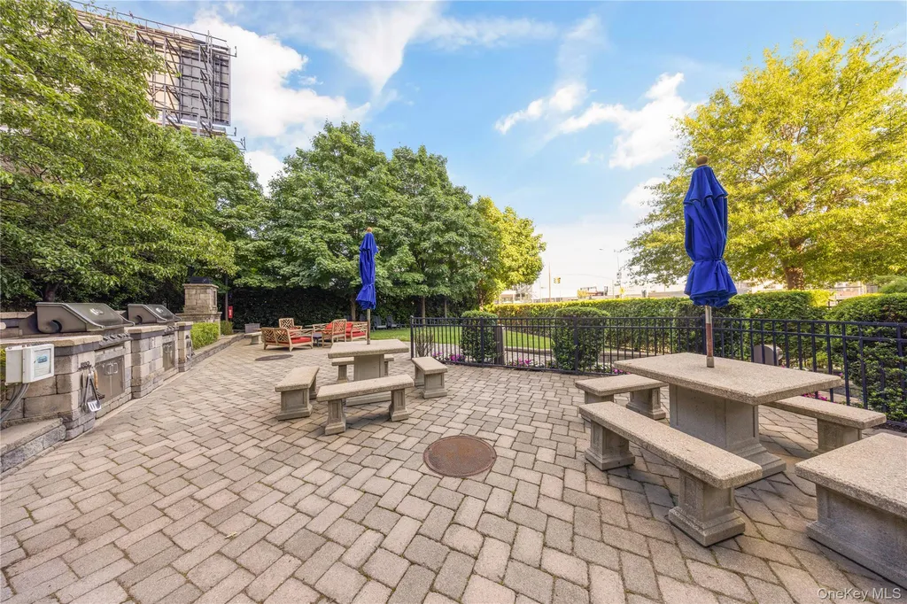 5-49 Borden Avenue Long Island City NY 11101