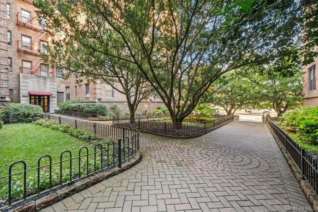 3015 Riverdale Avenue Bronx NY 10463