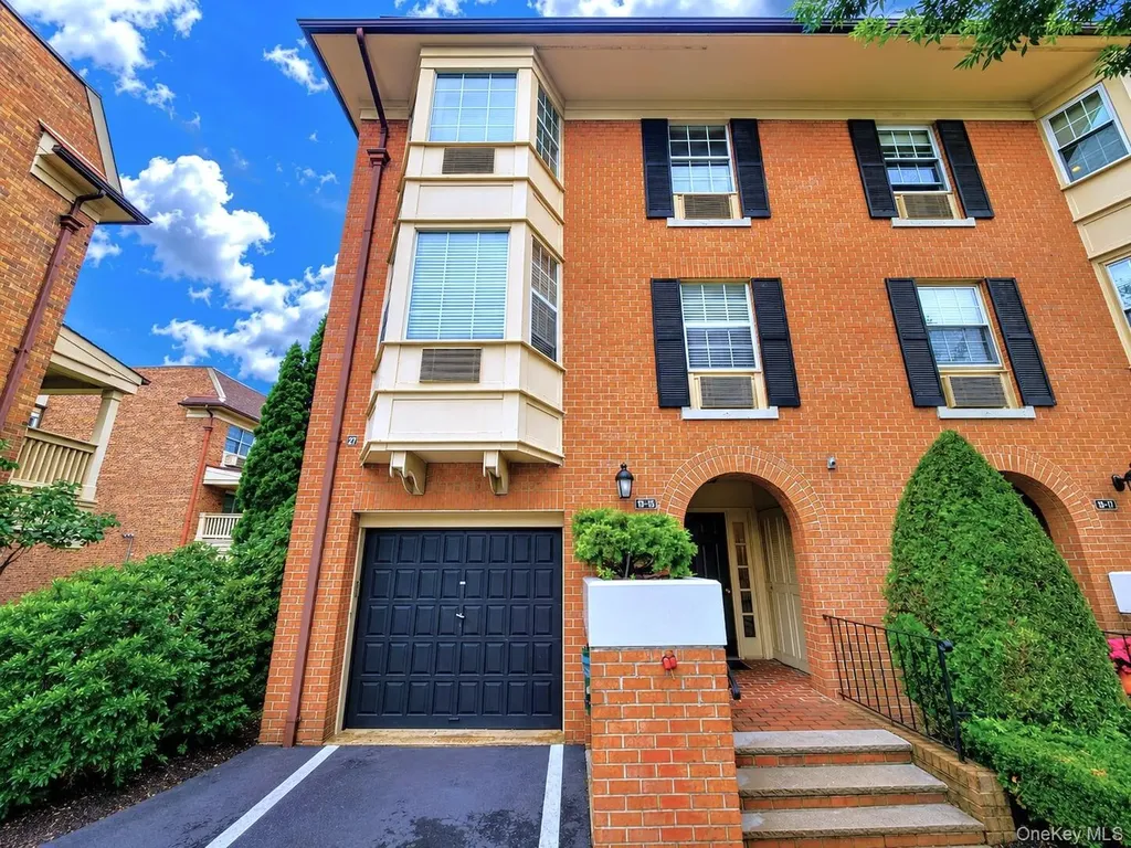 13-15 Estates Lane Bayside NY 11360
