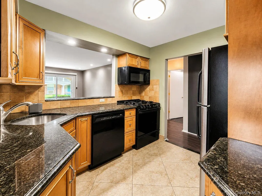 13-15 Estates Lane Bayside NY 11360