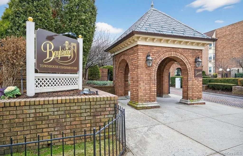 13-15 Estates Lane Bayside NY 11360