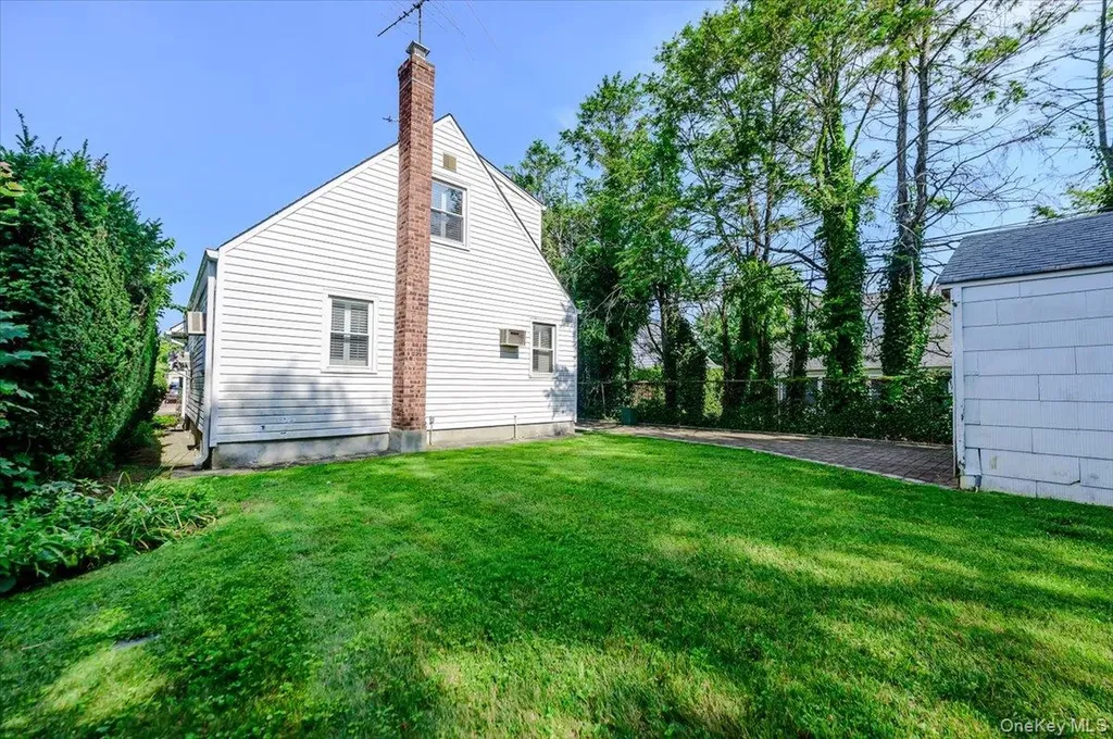 46 Schumacher Drive New Hyde Park NY 11040