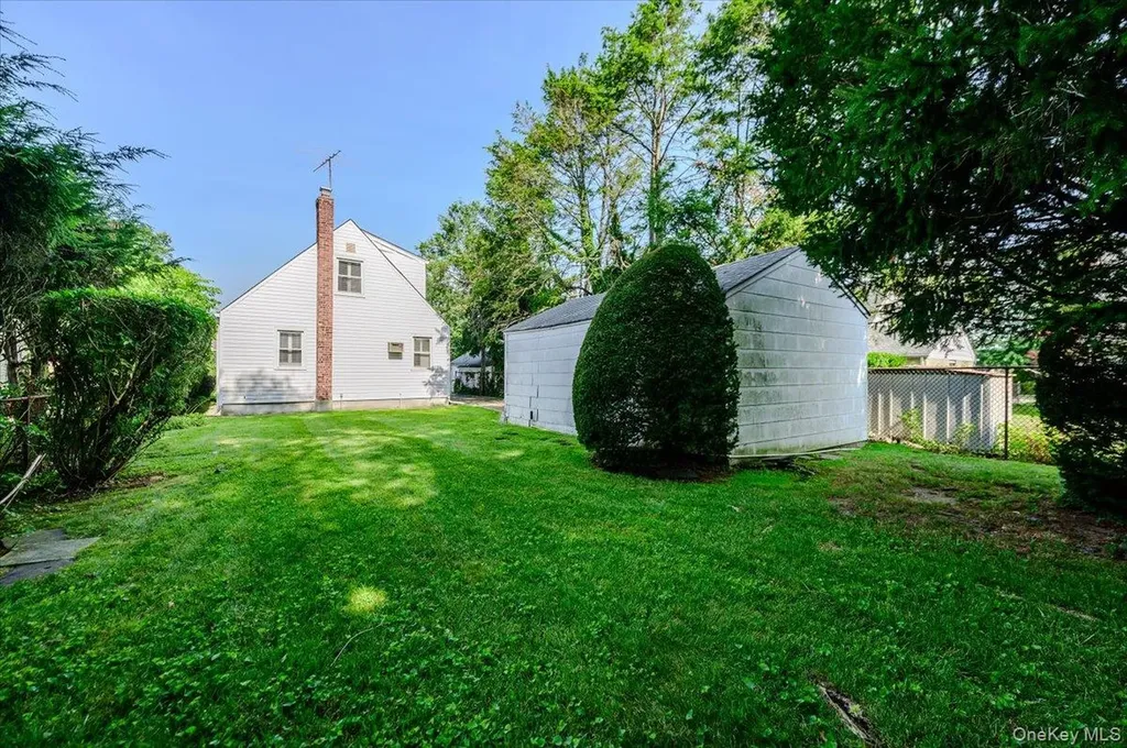 46 Schumacher Drive New Hyde Park NY 11040
