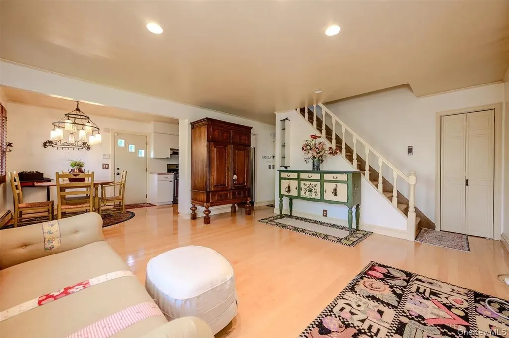46 Schumacher Drive New Hyde Park NY 11040