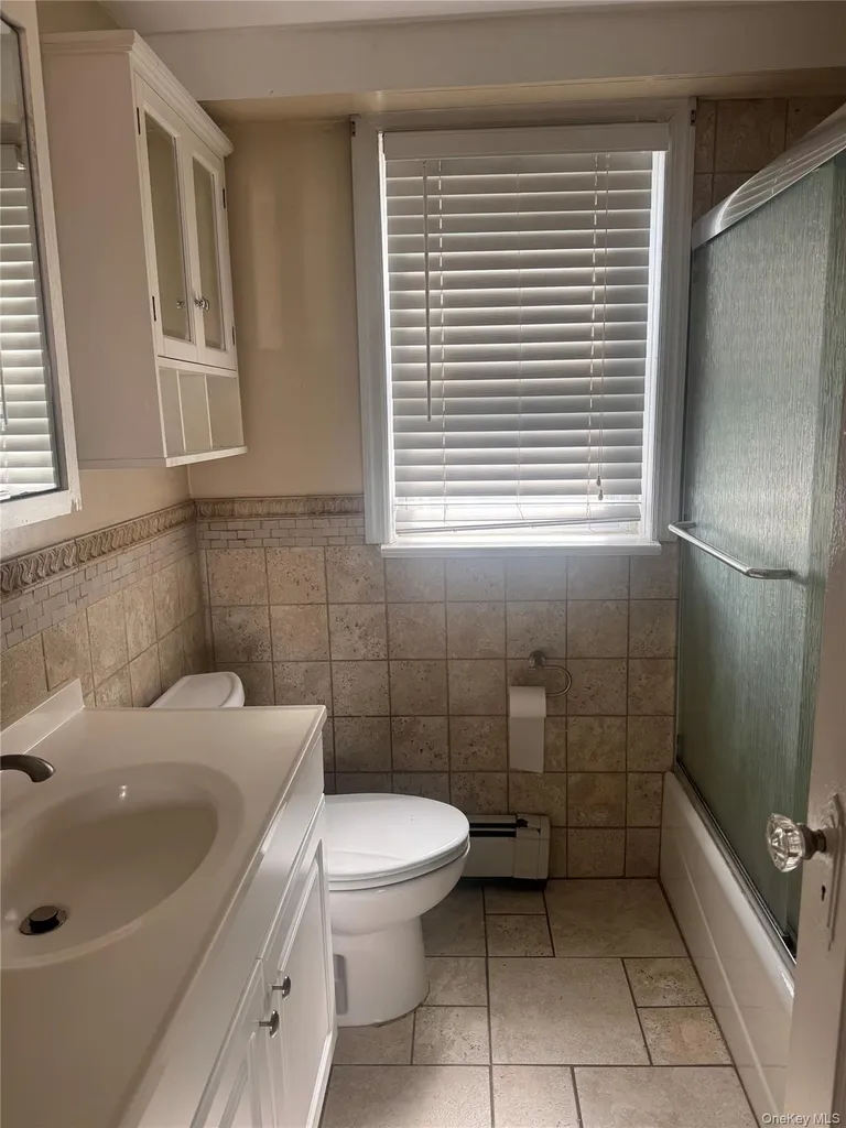 657 E Penn Street Long Beach NY 11561
