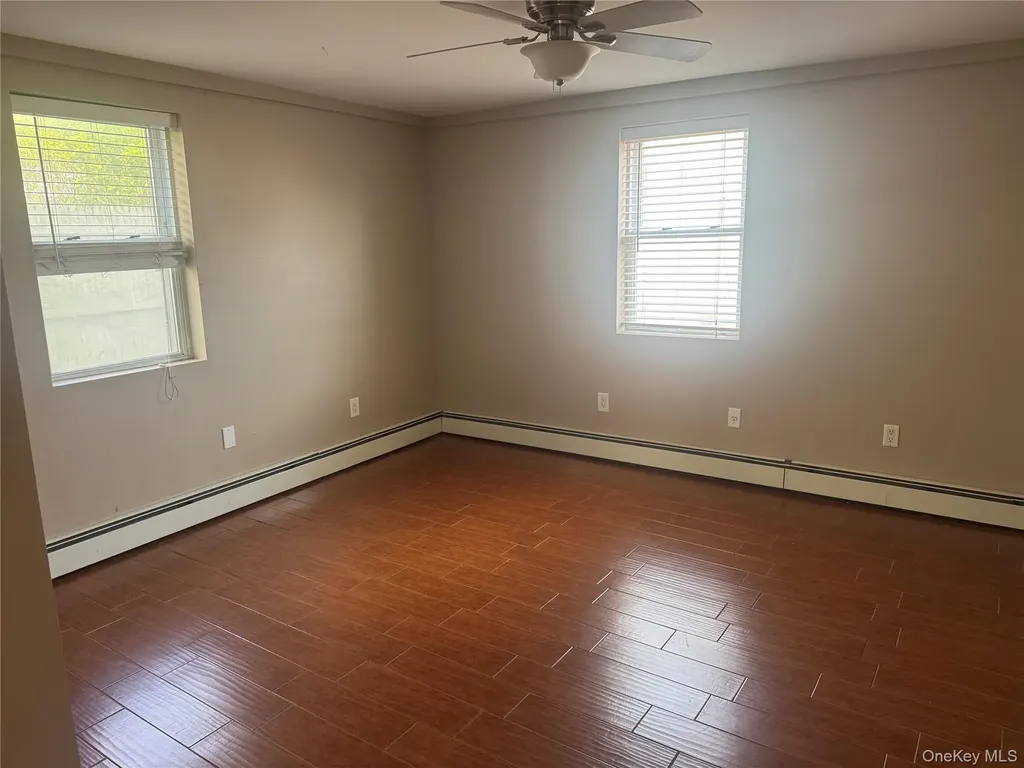 657 E Penn Street Long Beach NY 11561