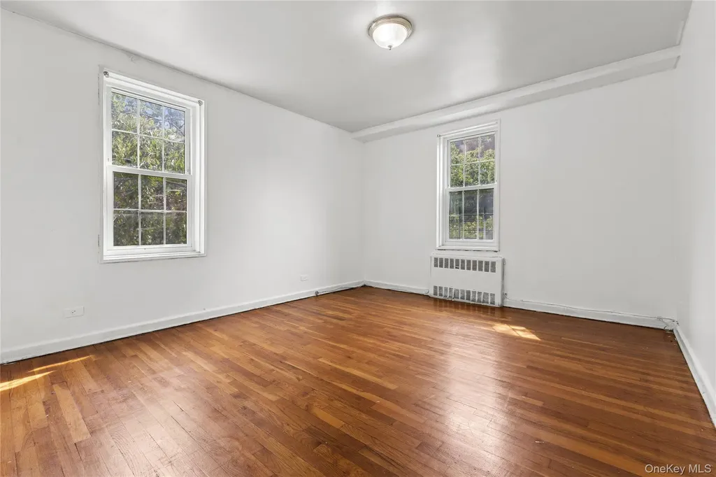 140-18 Burden Crescent Briarwood NY 11435