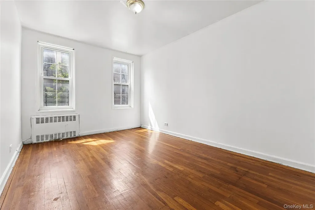 140-18 Burden Crescent Briarwood NY 11435