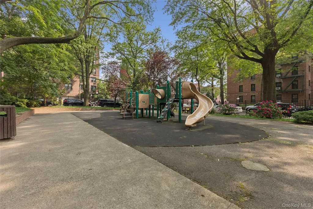 140-18 Burden Crescent Briarwood NY 11435