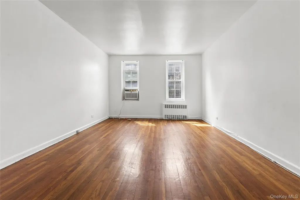140-18 Burden Crescent Briarwood NY 11435
