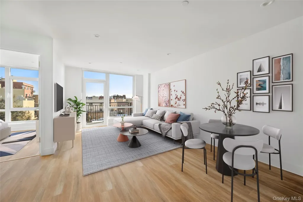 2815 35th Street Astoria NY 11103