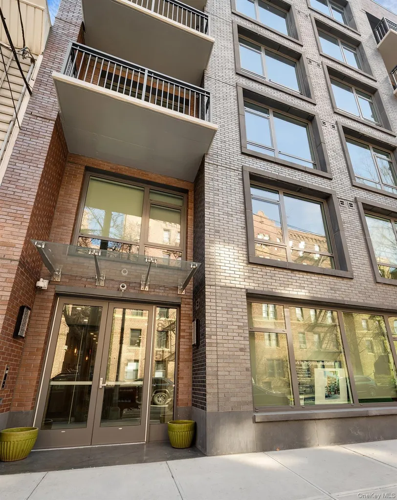 2815 35th Street Astoria NY 11103