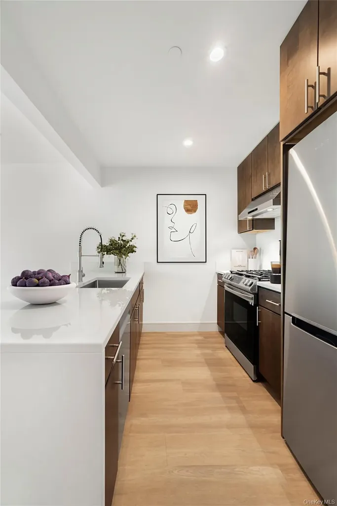 2815 35th Street Astoria NY 11103