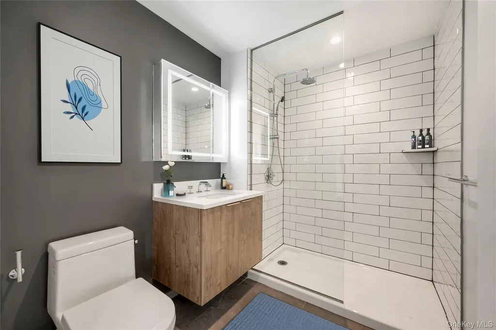 2815 35th Street Astoria NY 11103