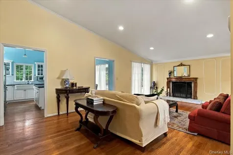 54 Holbrook Road Briarcliff Manor NY 10510
