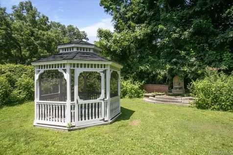 54 Holbrook Road Briarcliff Manor NY 10510