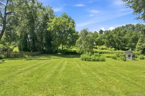 54 Holbrook Road Briarcliff Manor NY 10510