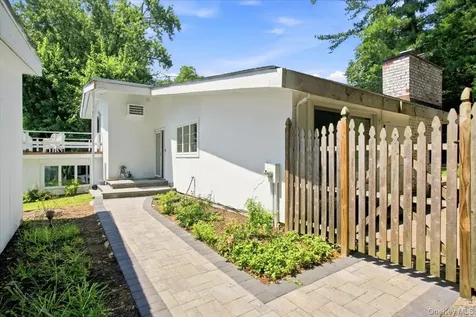 54 Holbrook Road Briarcliff Manor NY 10510