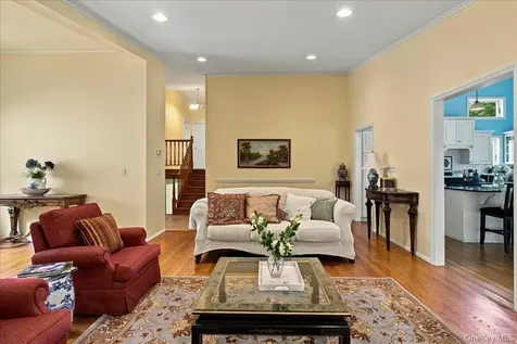 54 Holbrook Road Briarcliff Manor NY 10510