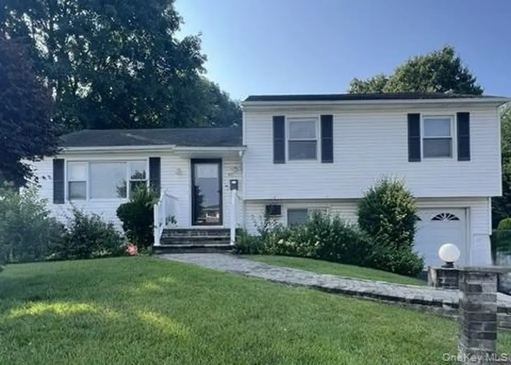 321 Southwood Circle Syosset NY 11791