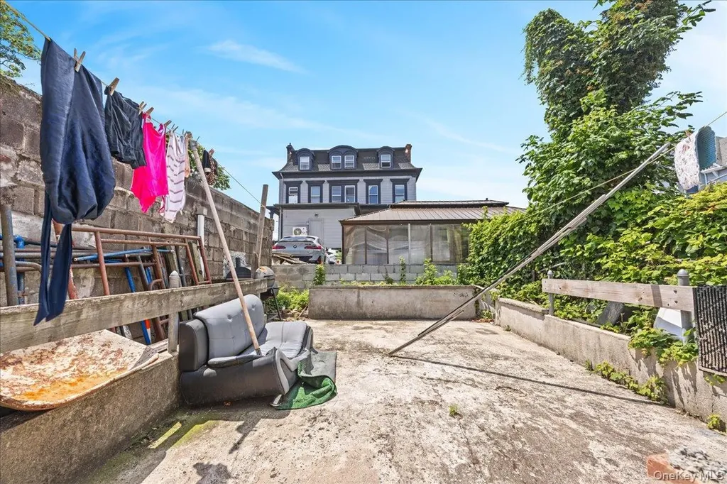 32 S 8th Avenue Mount Vernon NY 10550