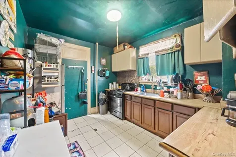 32 S 8th Avenue Mount Vernon NY 10550