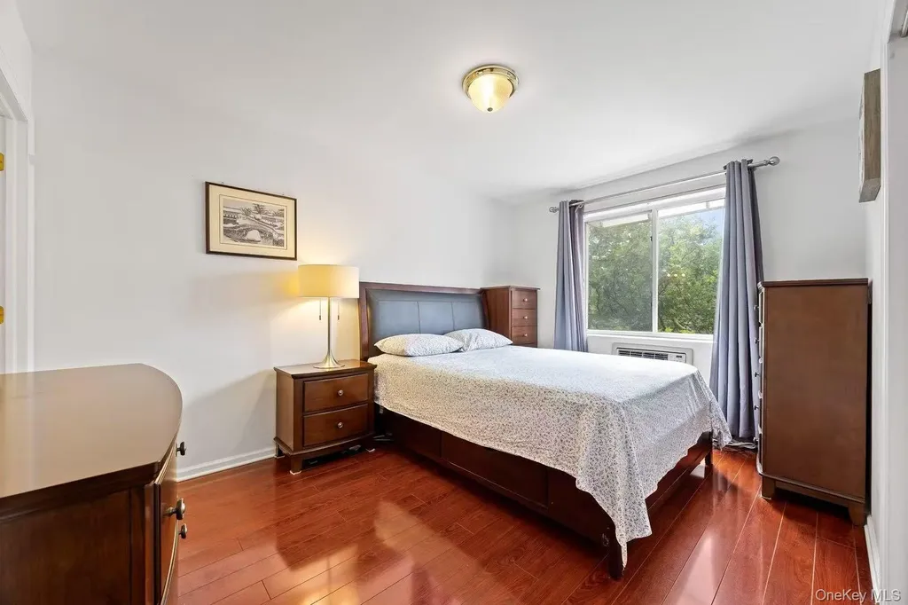 13708 31st Road Flushing NY 11354