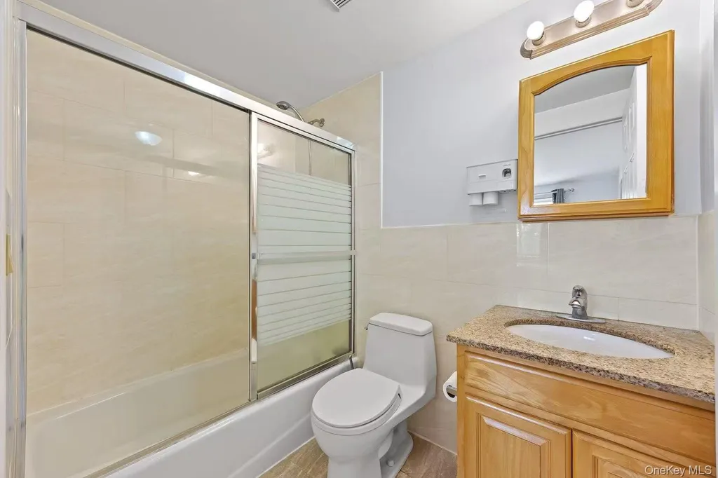 13708 31st Road Flushing NY 11354